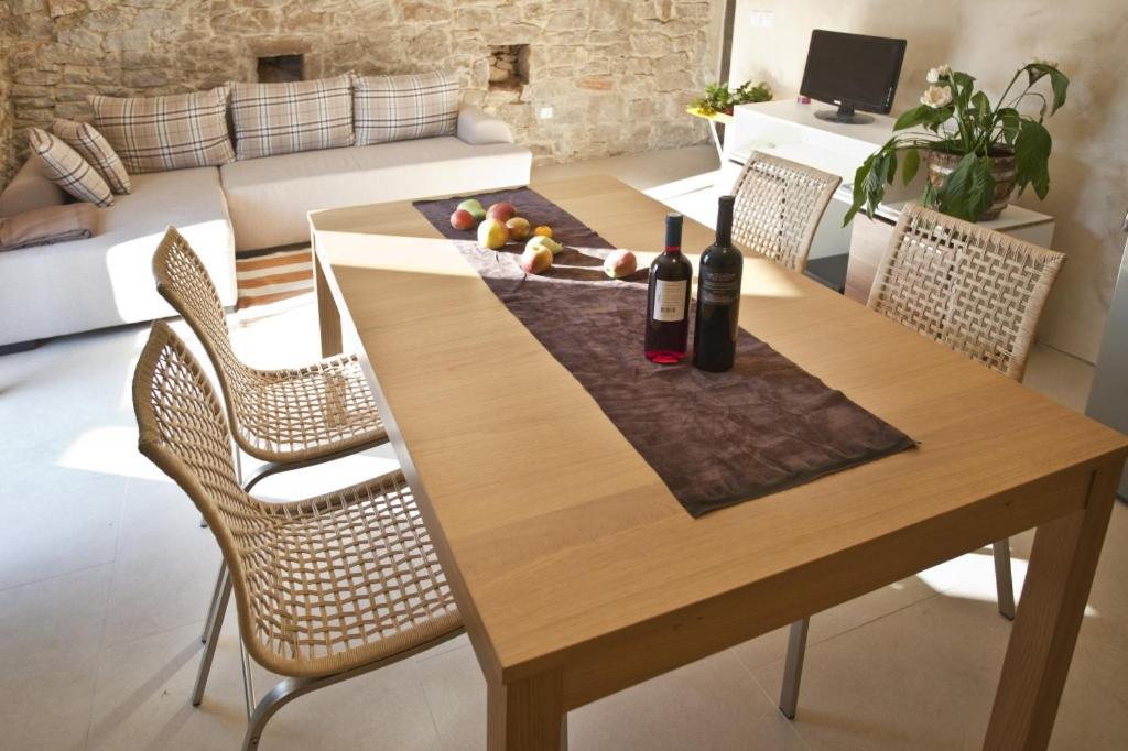 Holiday Apartment In Funtana With Balcony, Air Conditioning, Wifi, Washing Machine 4982-1 Zewnętrze zdjęcie
